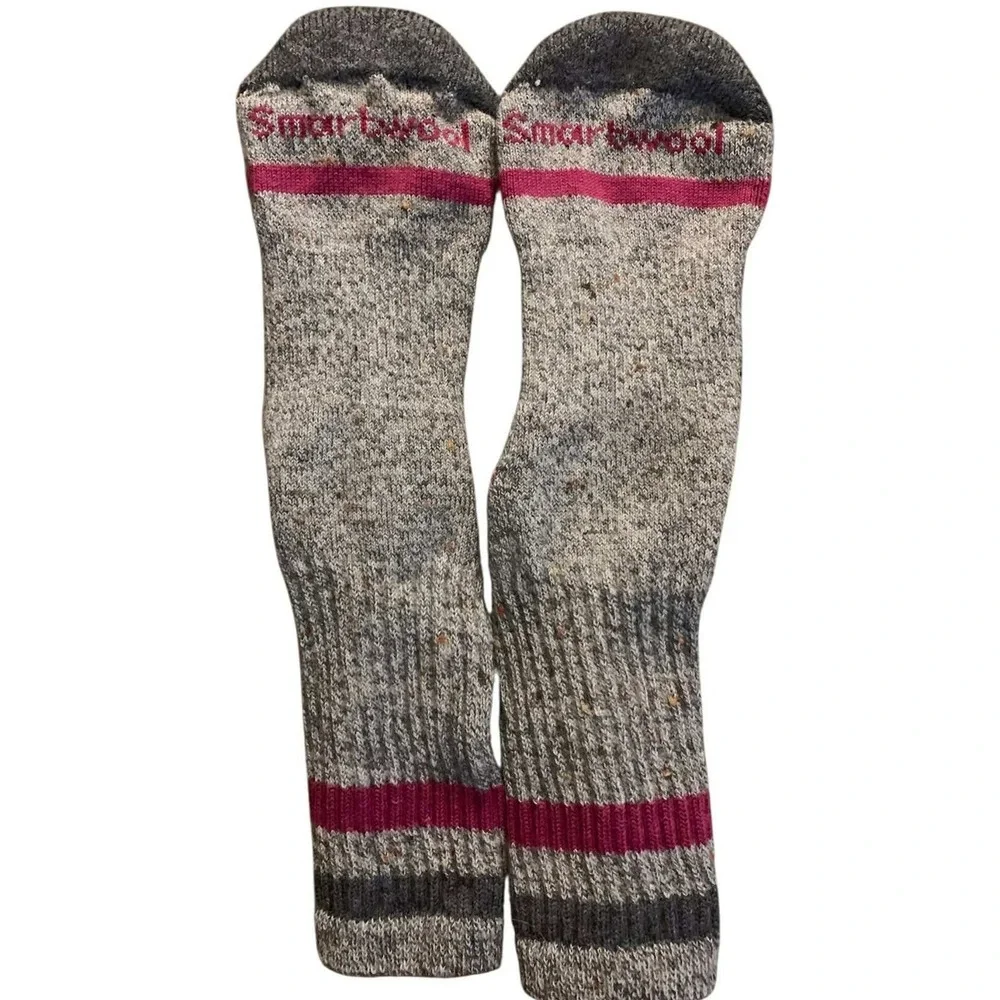 Smartwool Women's Classic Hike Full Cushion‎ Crew Socks Medium Grey/Pink Merino